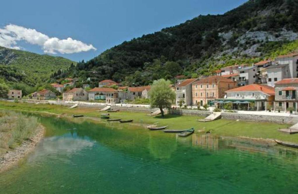 Holiday Home Pavle Rijeka Crnojevića Kültér fotó